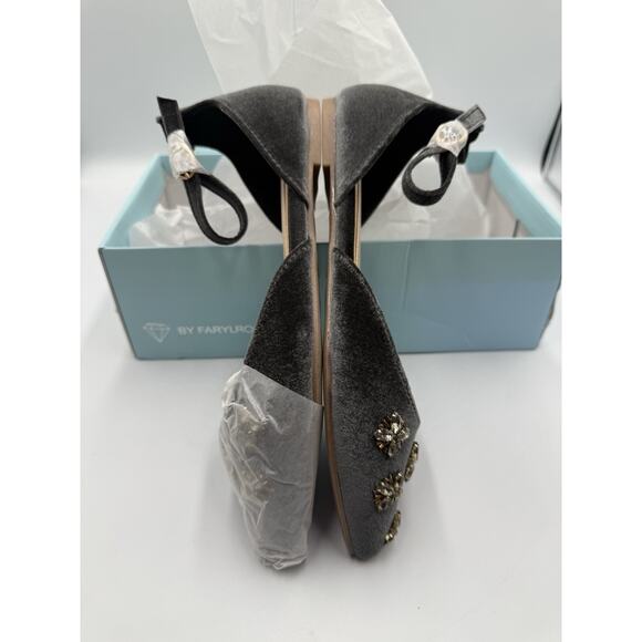 By Farylrobin Celinda Gray Velvet Embellished Flats‎ Size 6.5 - Picture 5 of 8